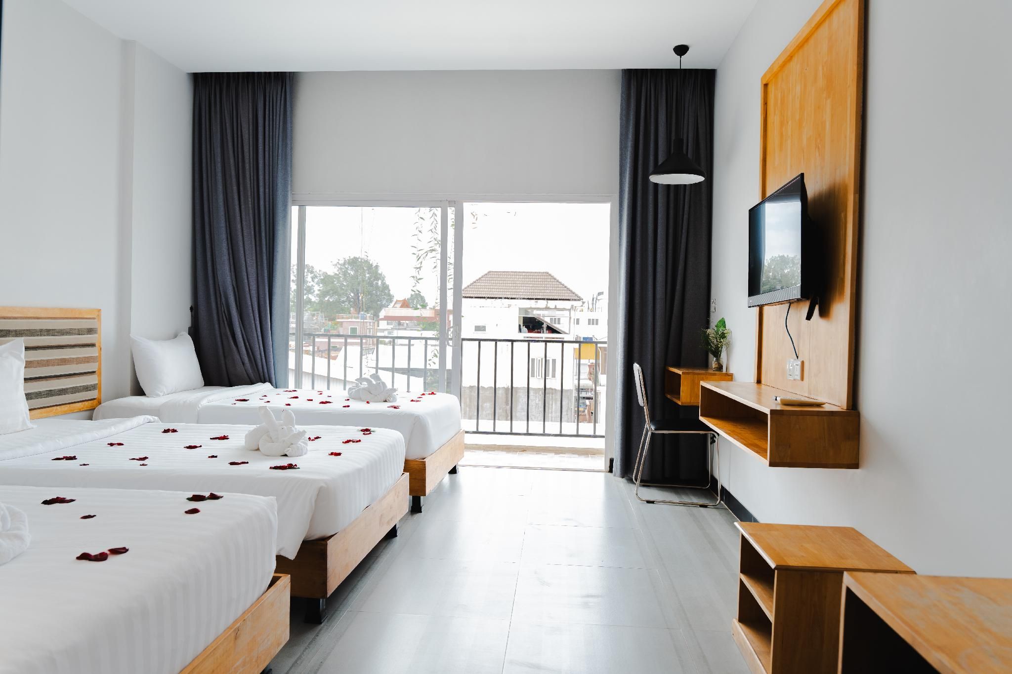 Deluxe Triple Room