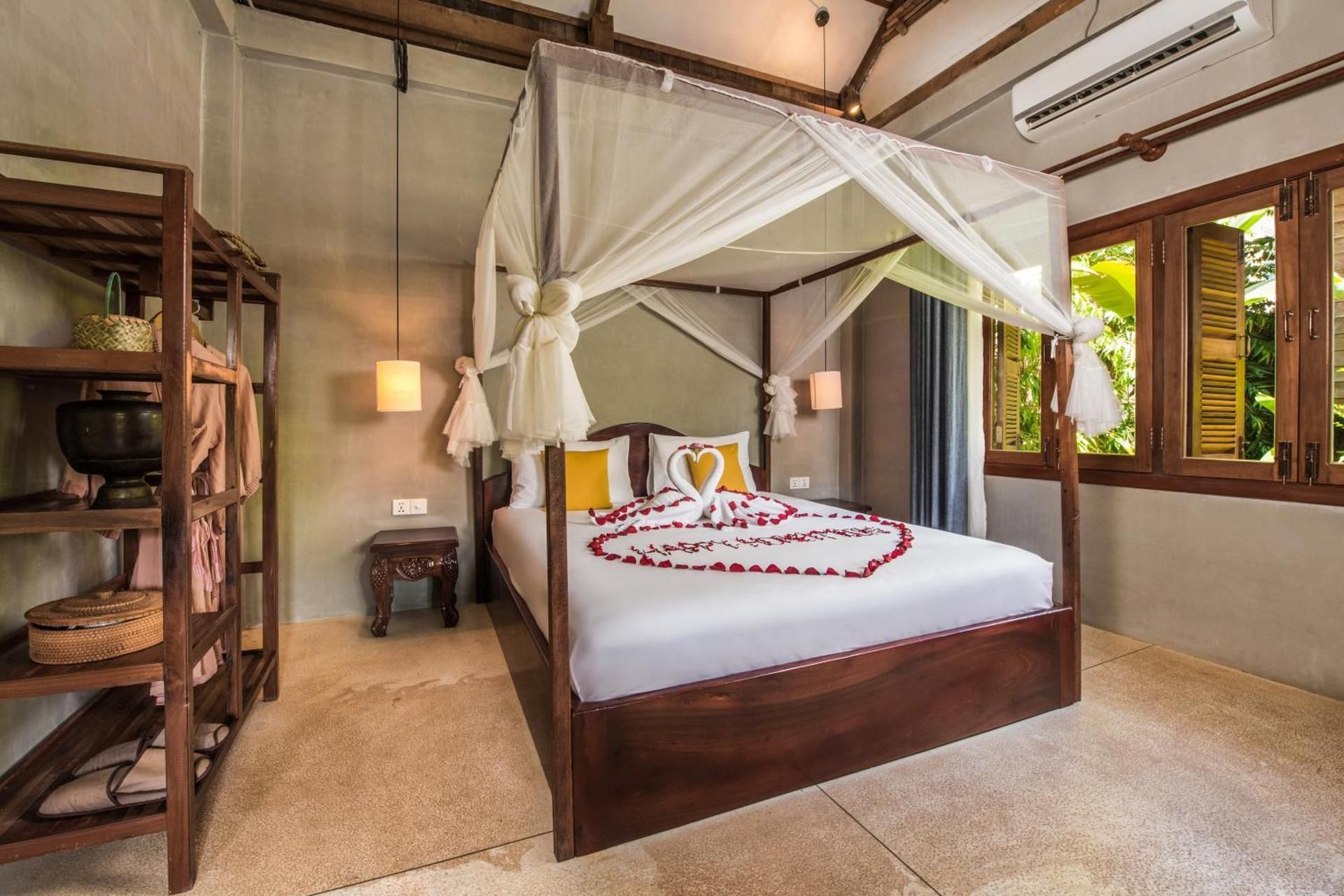 Suite with Pool View