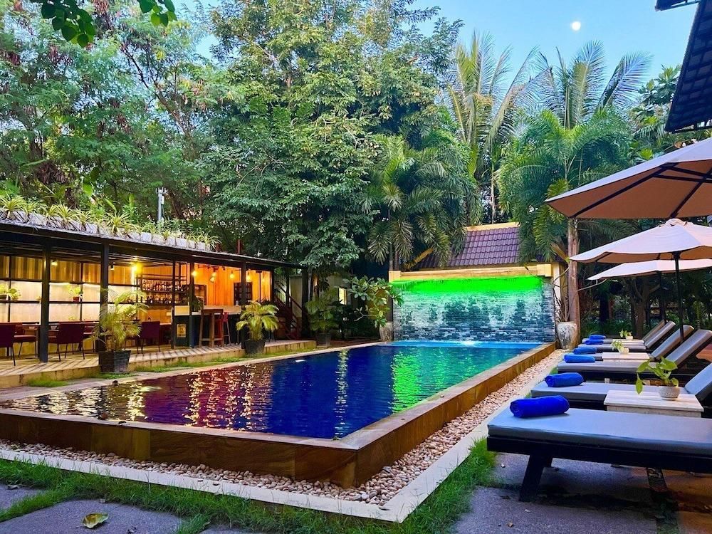 7e8c90c7c51f18accbfbb6f88eead668