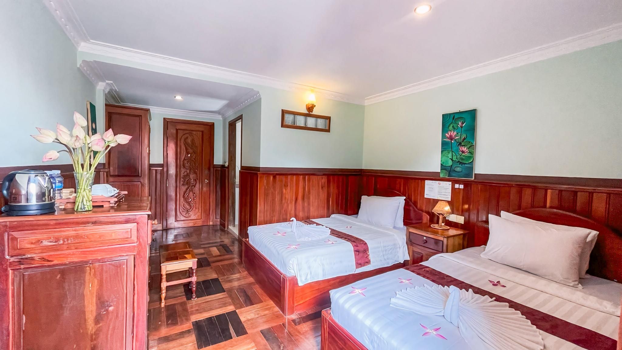 Double or Twin Room with Bathtub