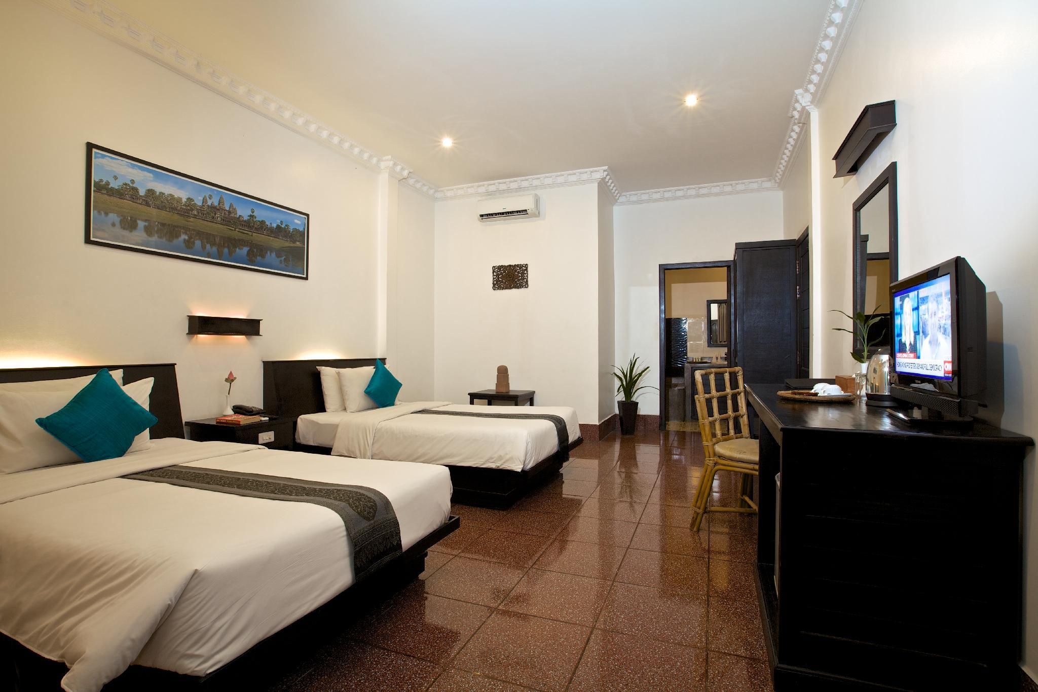 Connecting Room