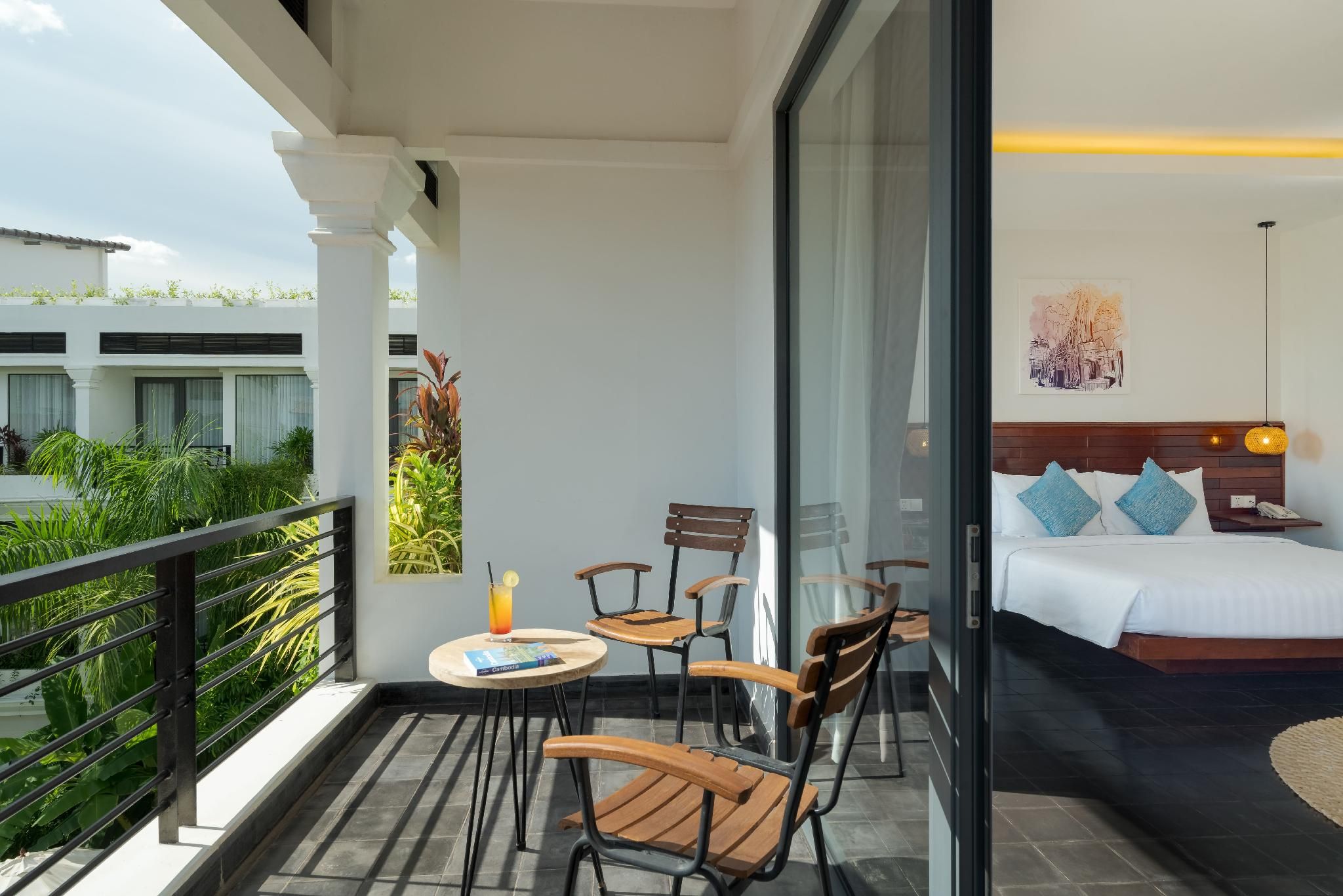 Junior Suite with Balcony