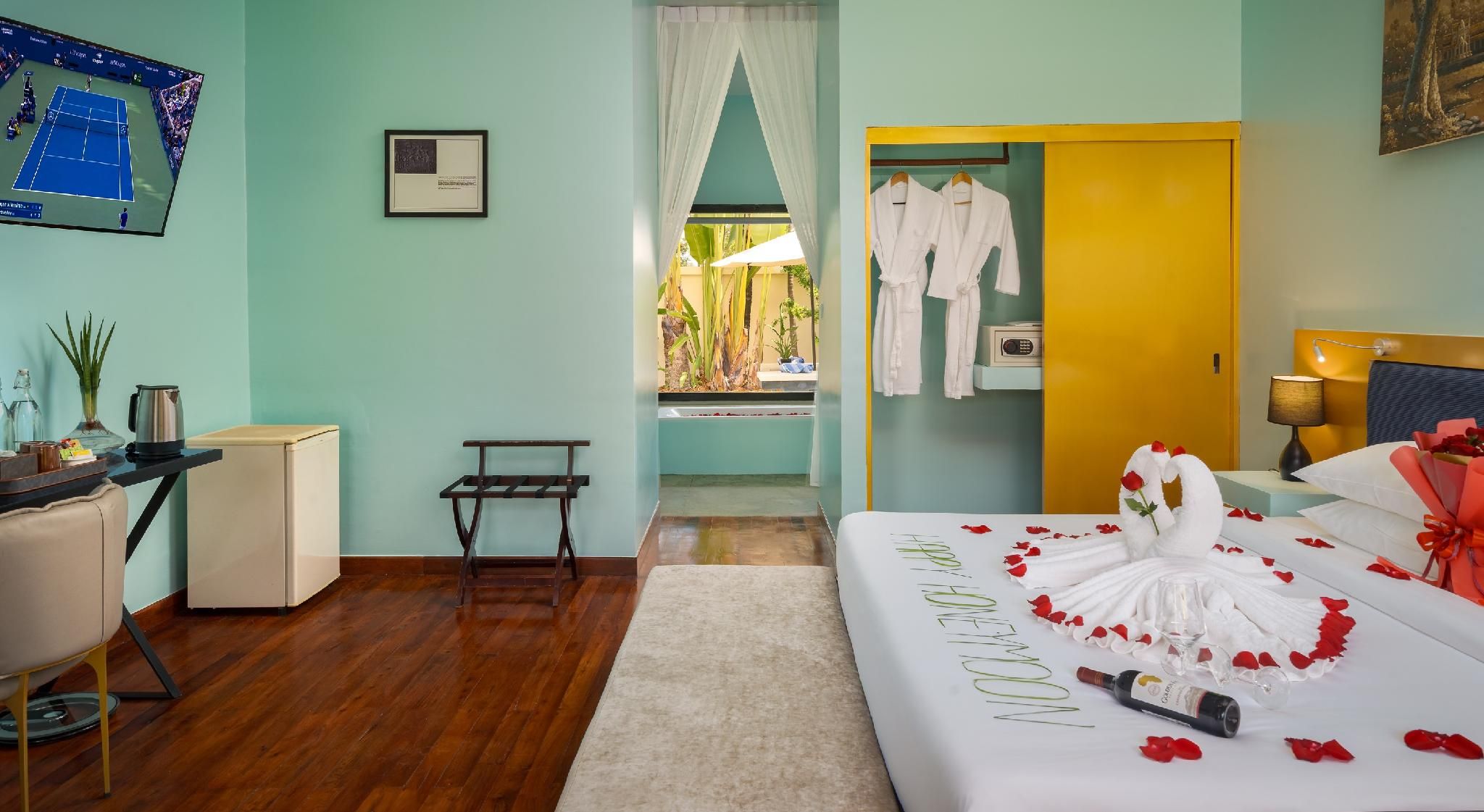 Suite with Private Pool