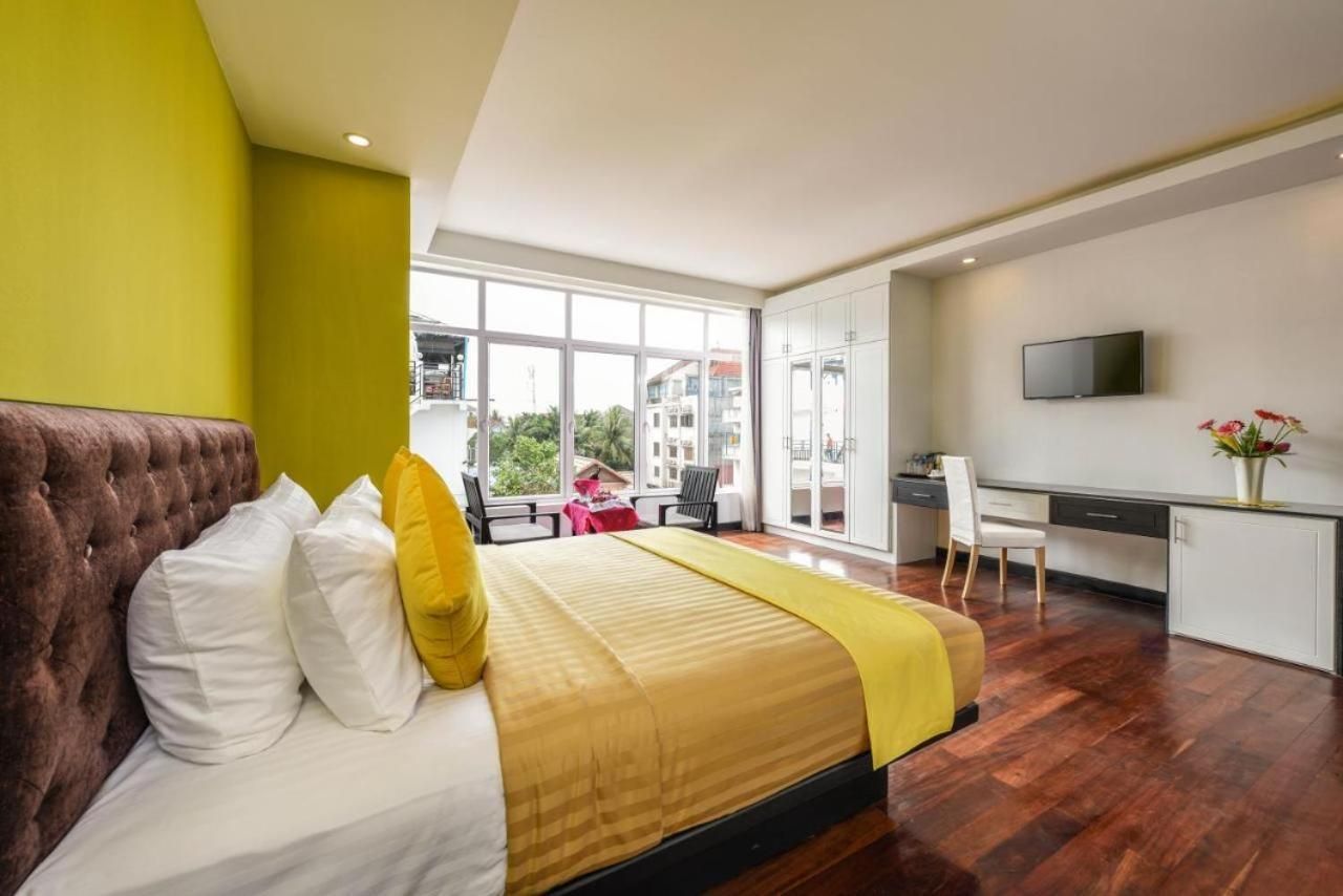 Deluxe King Suite