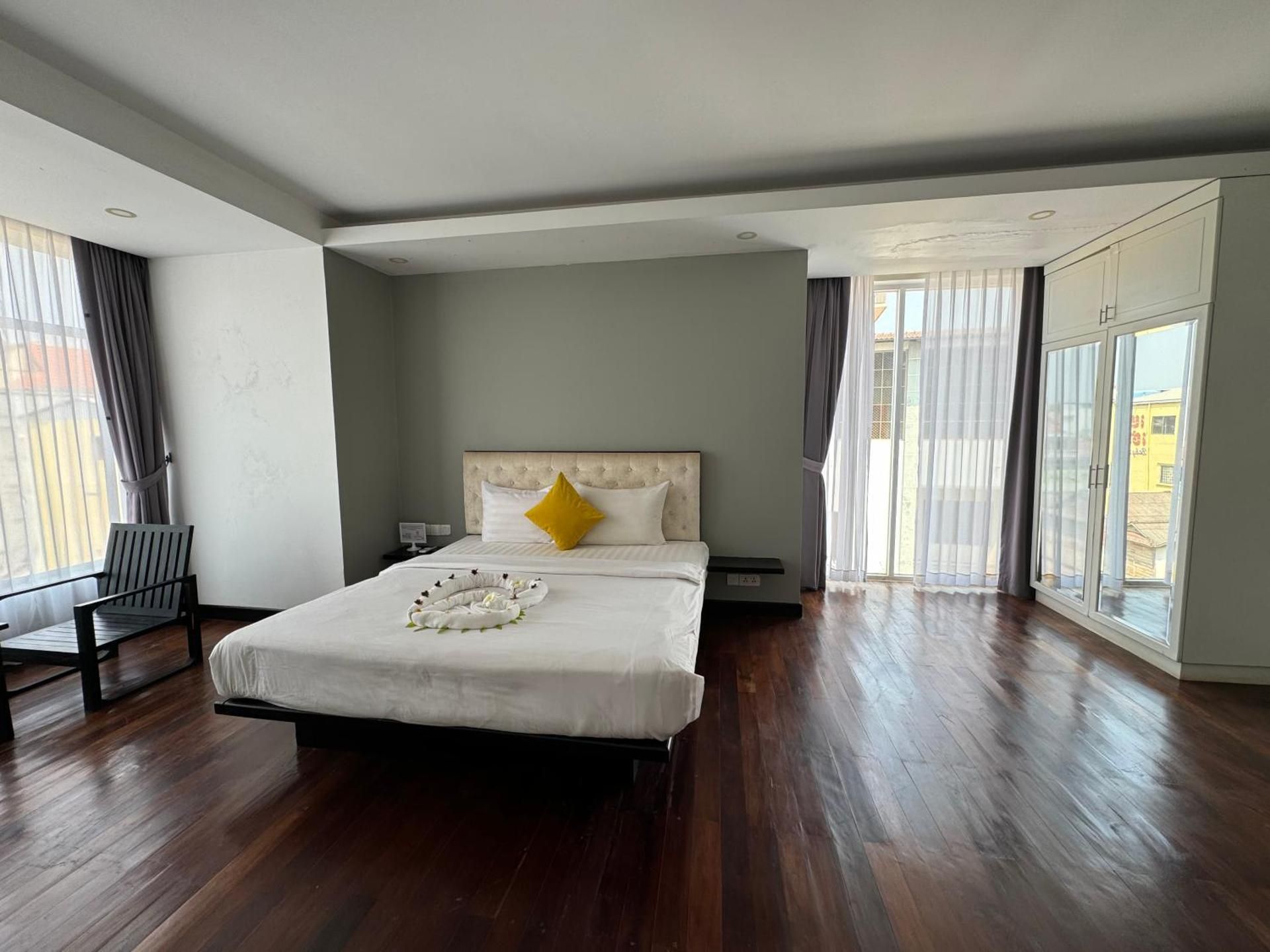 Standard Condo 3 Bedroom