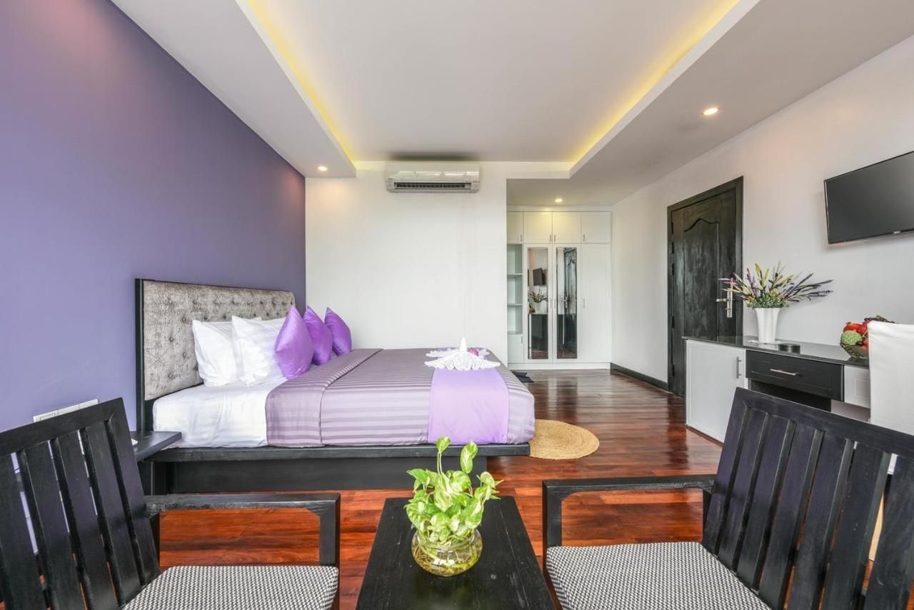 Deluxe King Room