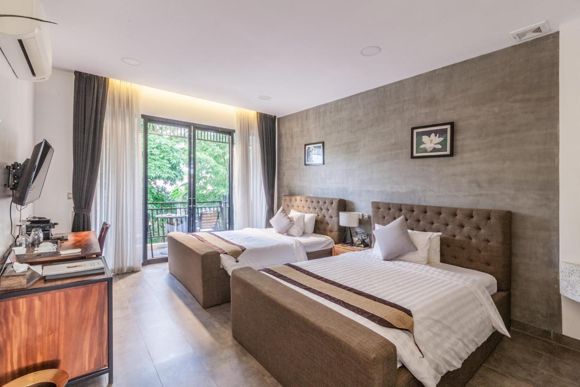Twin Room with Pool View