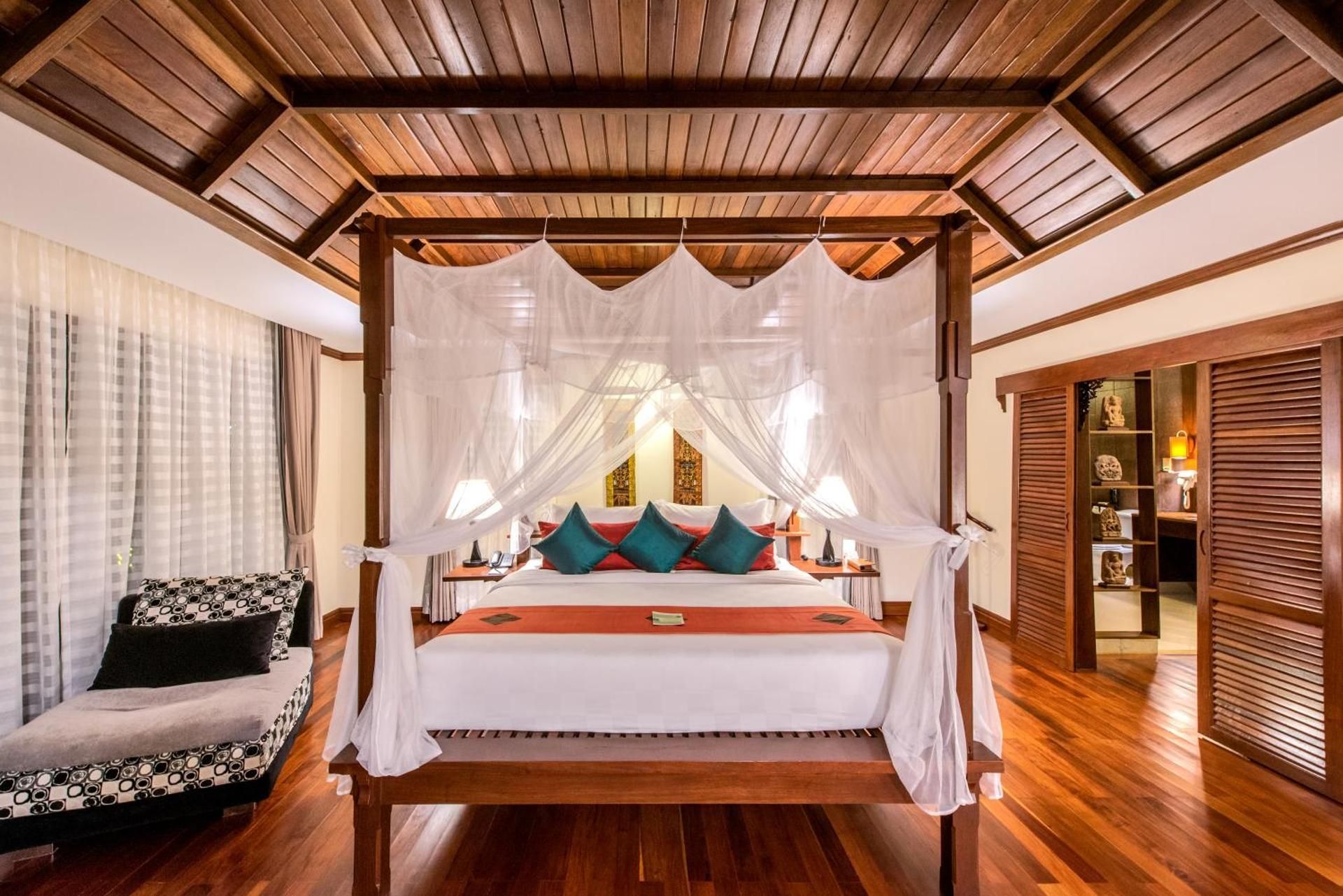 Studio Villa Pool Access + Free Wine & Canape