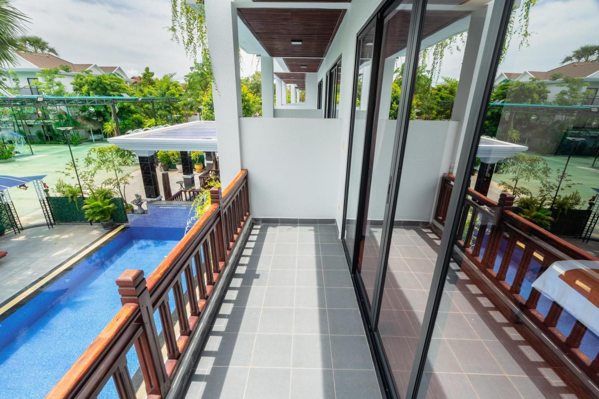Triple Room with Pool View