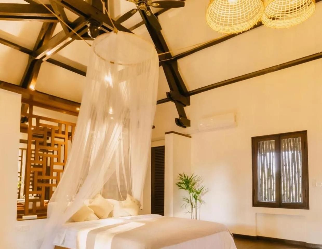 Deluxe Suite with Spa Bath