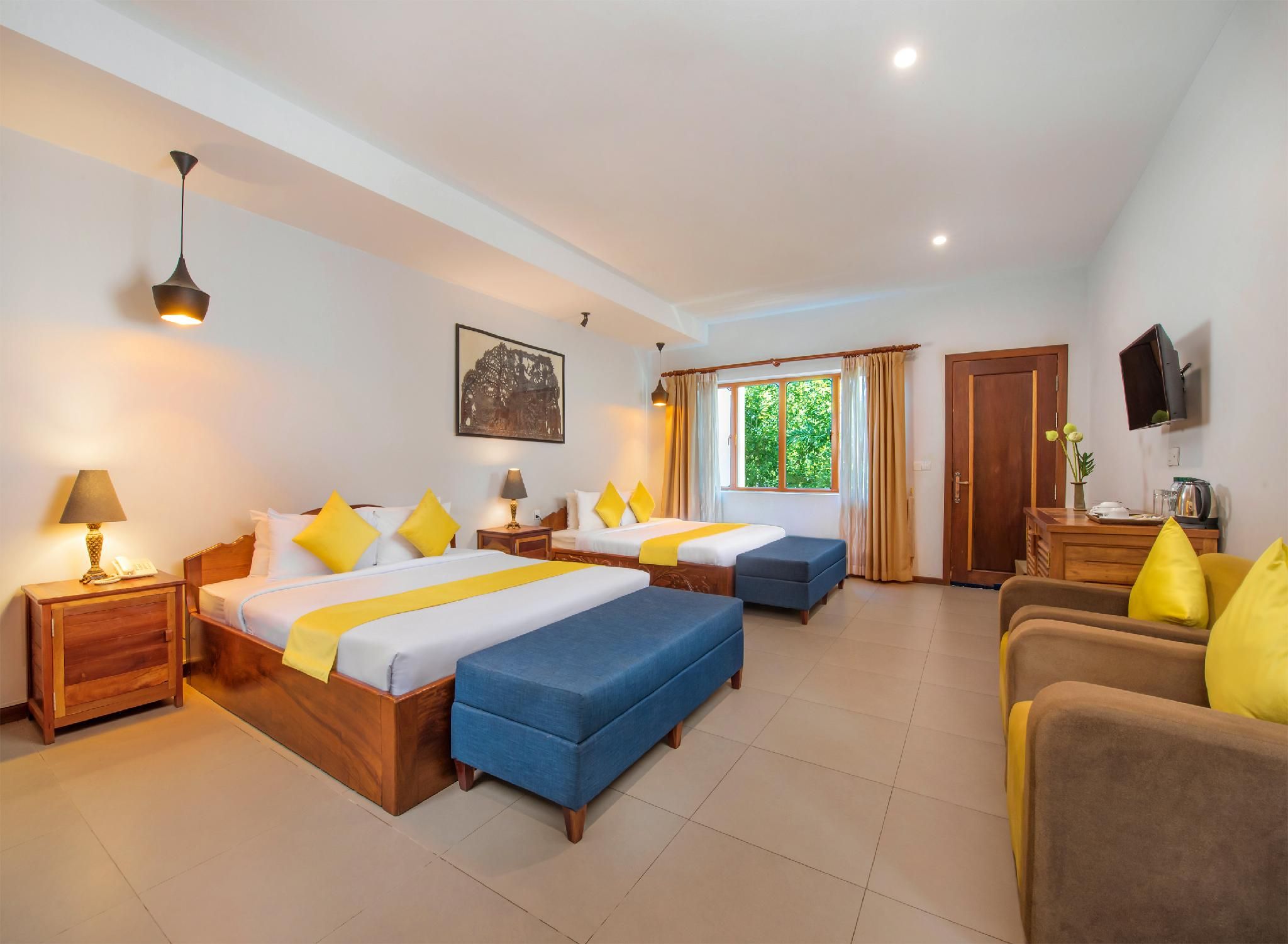 Deluxe Family Pool View