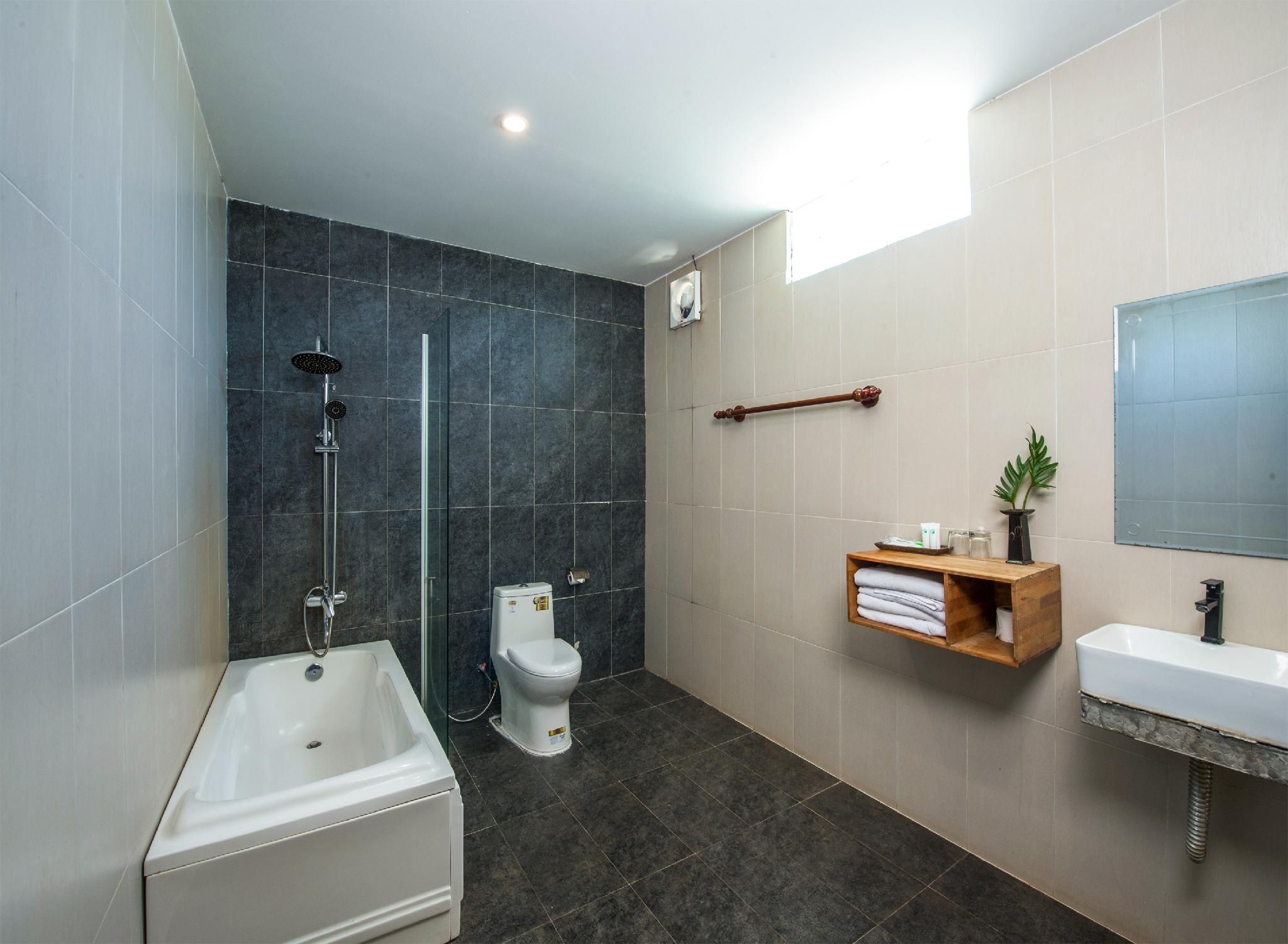 Deluxe Family Pool View