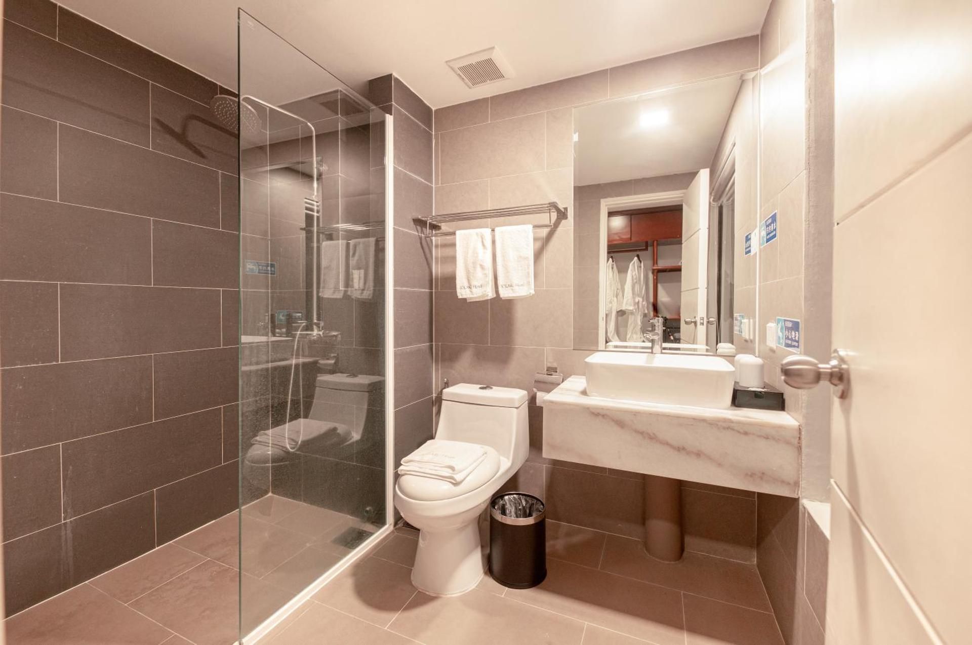 2 Bed Twin Superior Room