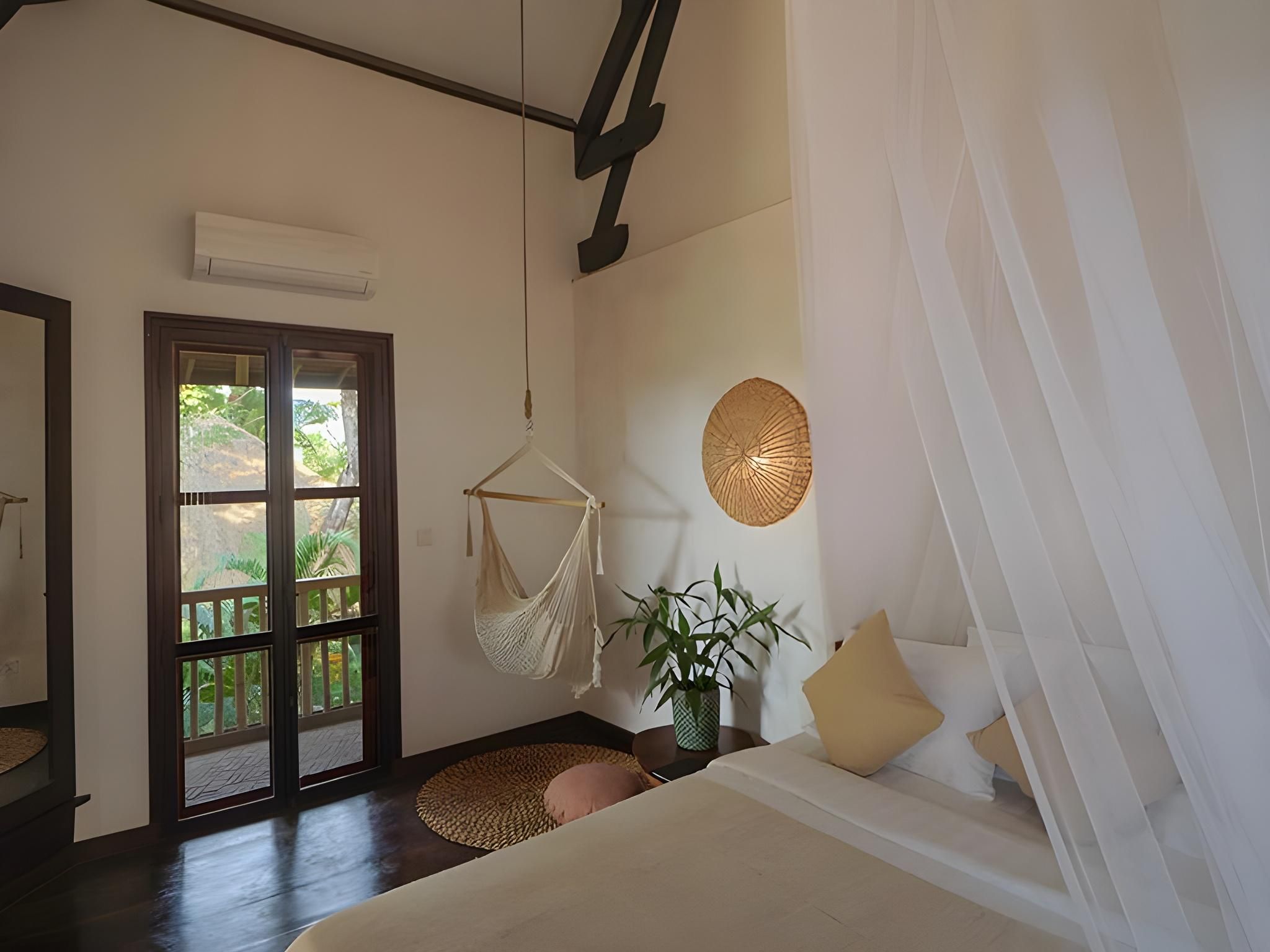 Deluxe Room with Bathtub