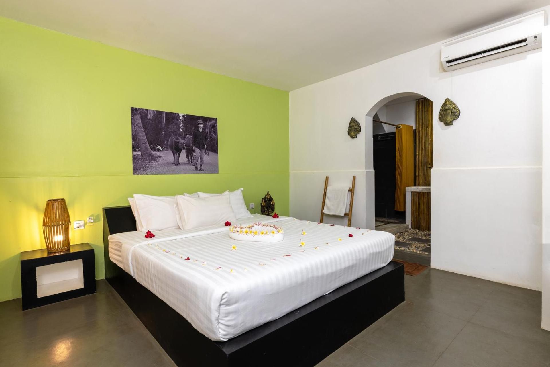 King Room with Pool View