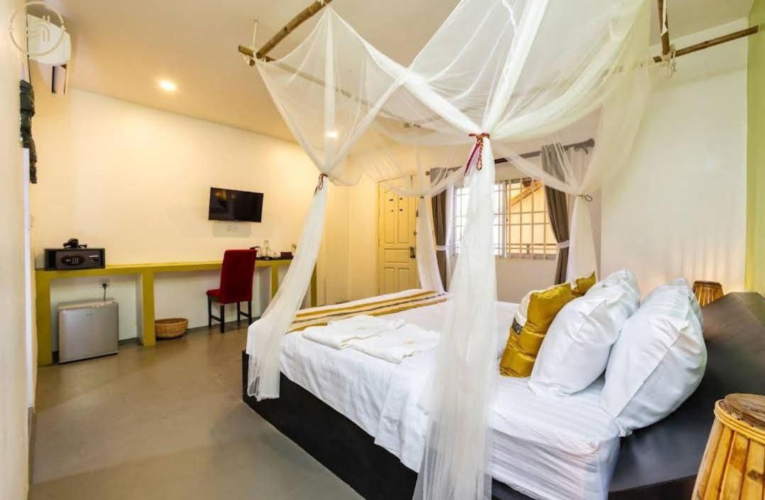 King Room with Pool View