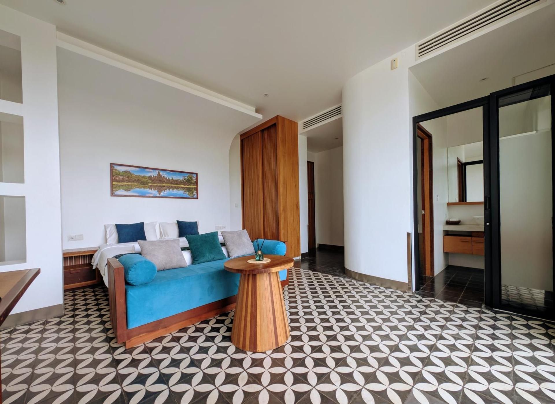 Villa Sun - Boutique Hotel King Room with Pool View 3