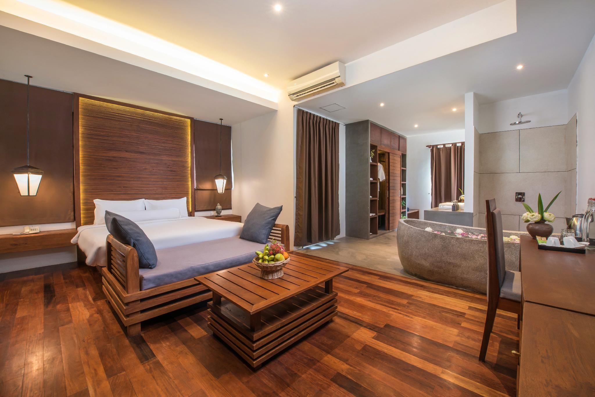 Family Connecting Suites