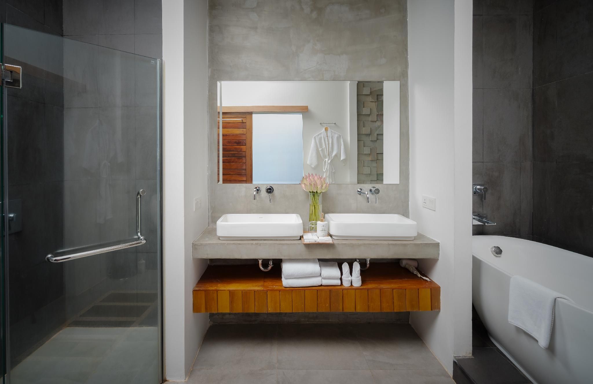Royal 2-Bedroom Suite