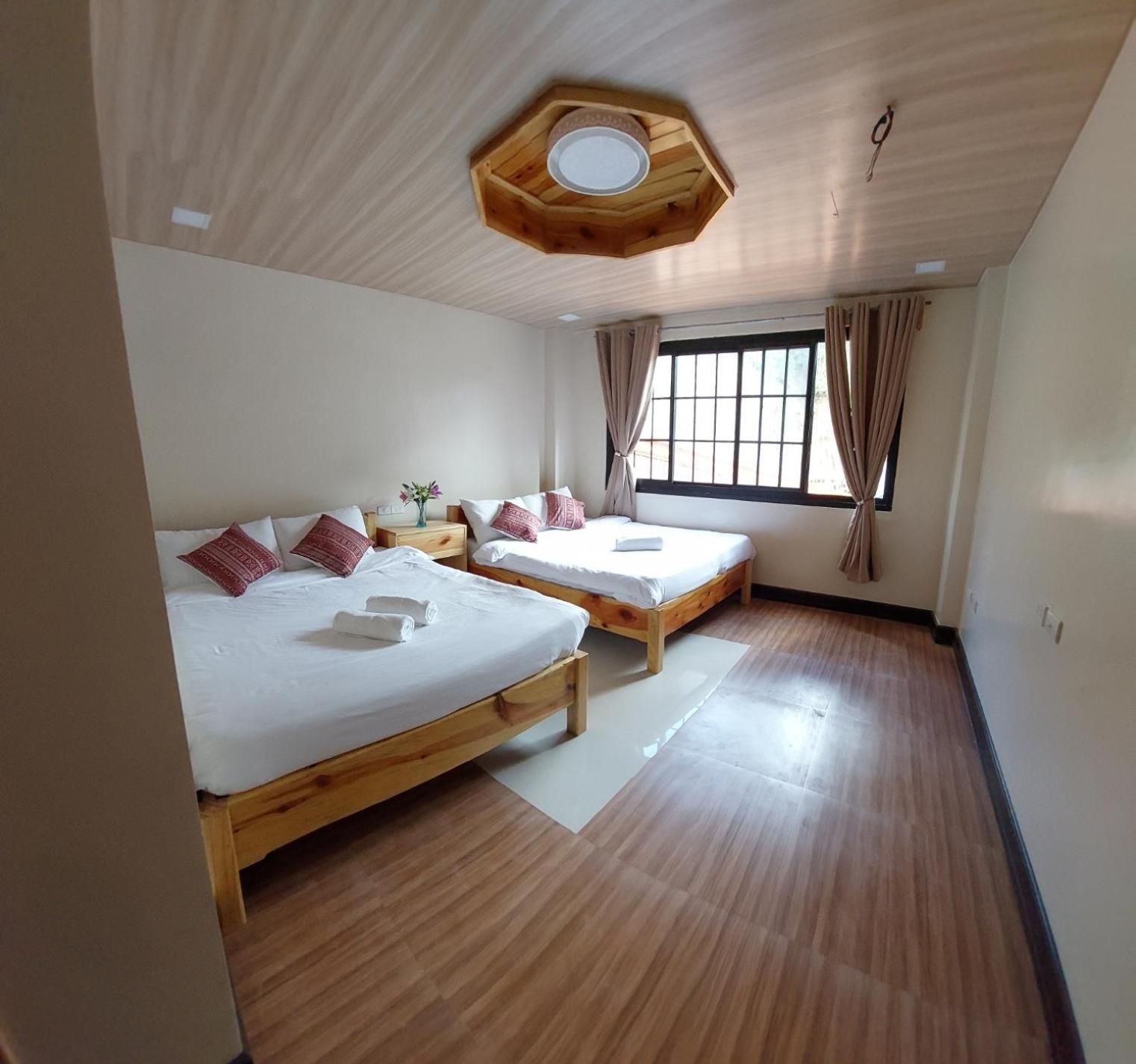 Quadruple Room with Private Bathroom