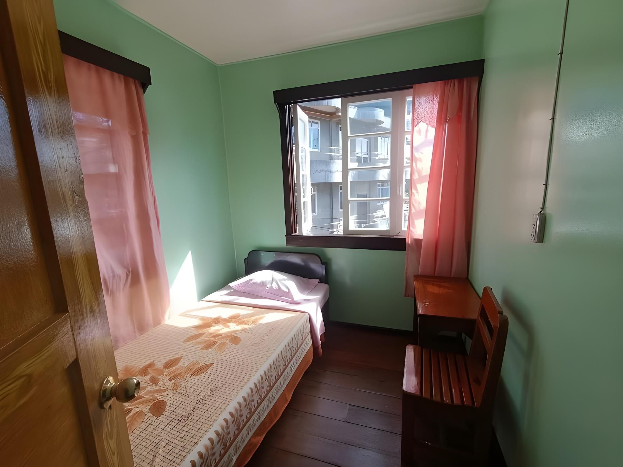 Economy Single Room with Shared Bathroom