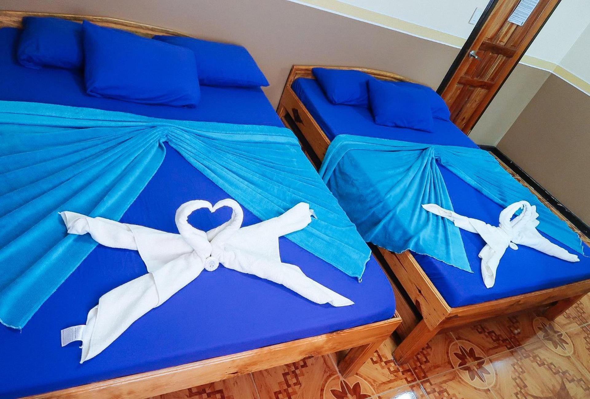 RedDoorz @ Bilza Lodge Sagada Deluxe Family Room