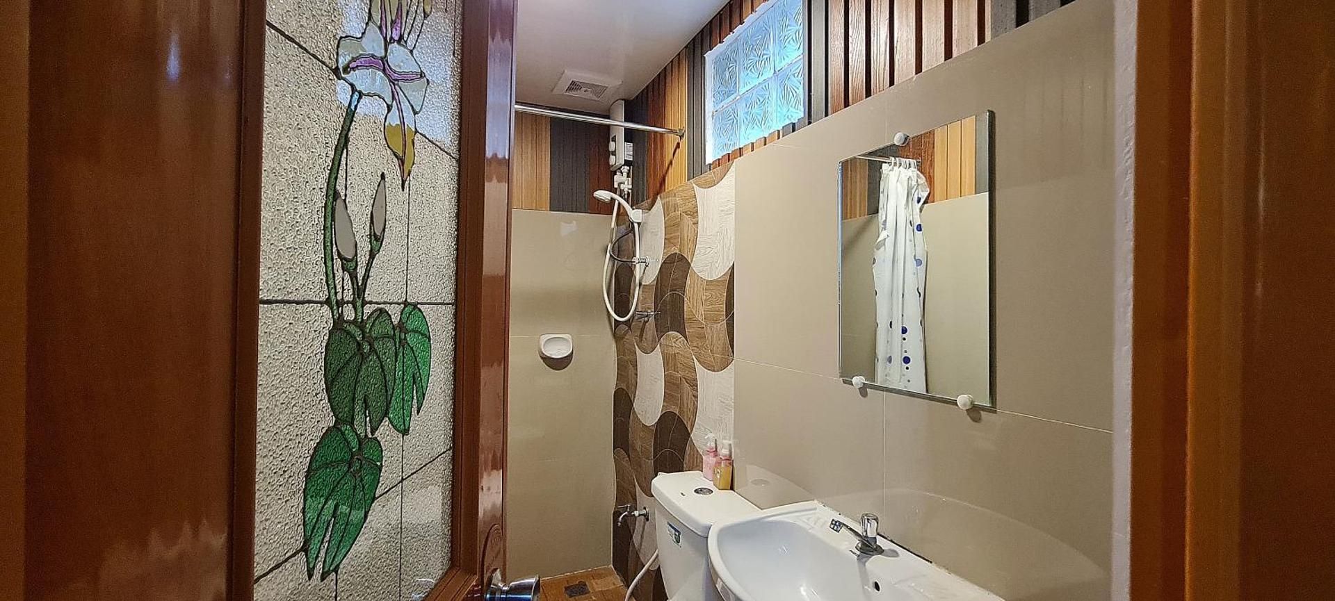 Tinipak Lodge Double Room with Garden View 3