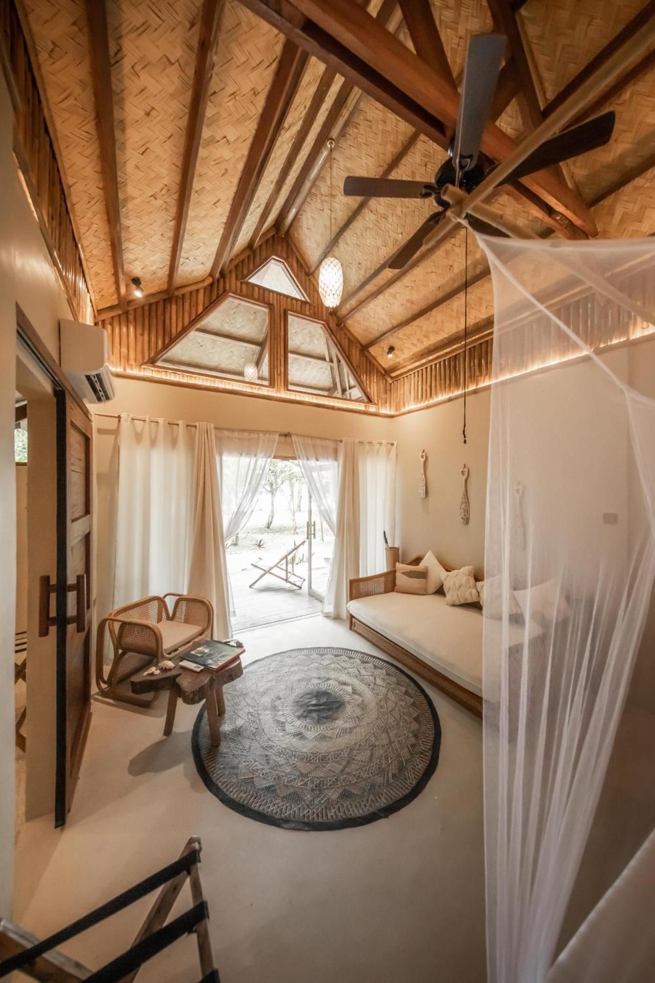 The Beach House Ocam Ocam 5-Bedroom Boutique Villa with Private Pool