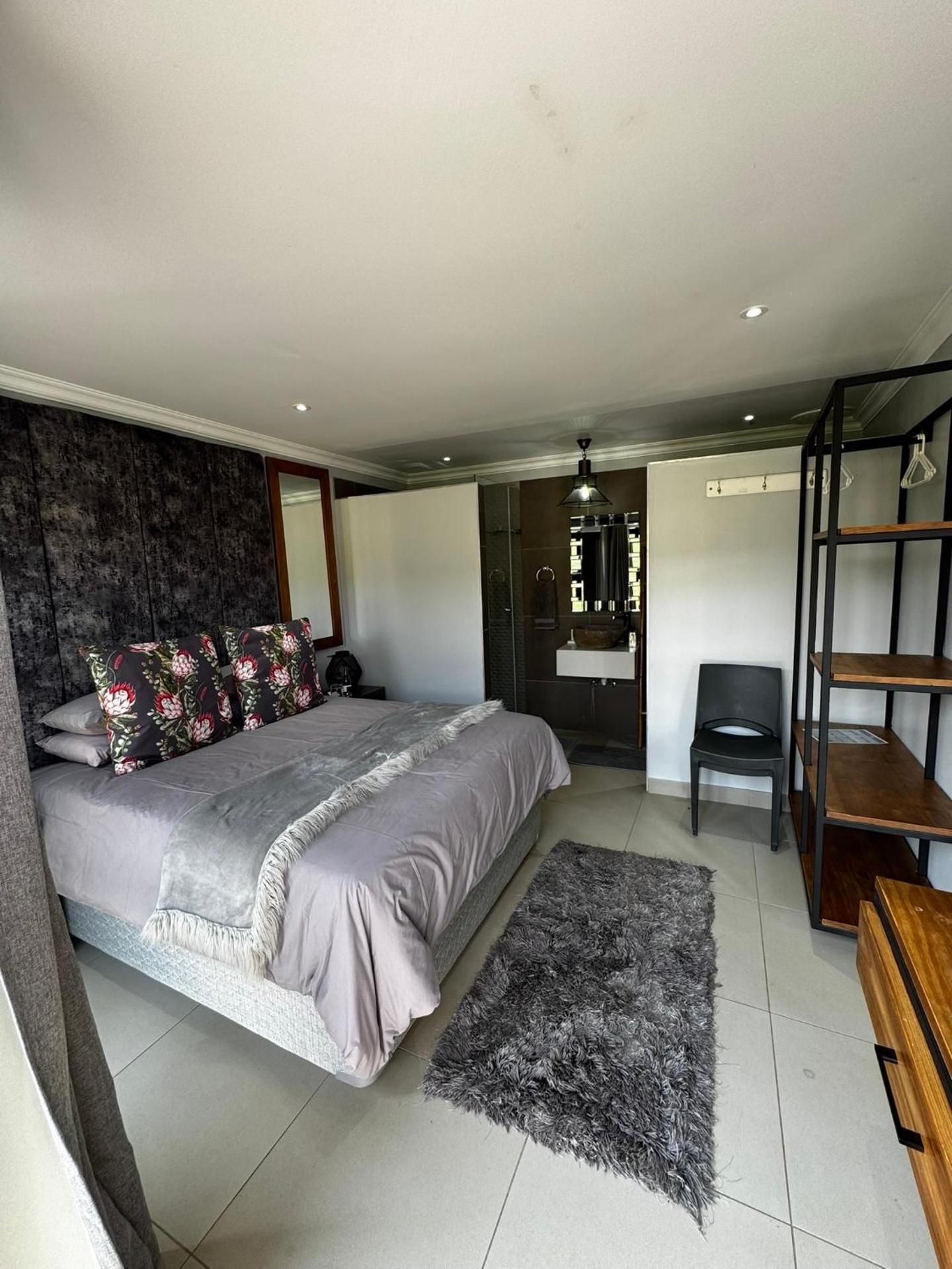 Comfort Queen Room