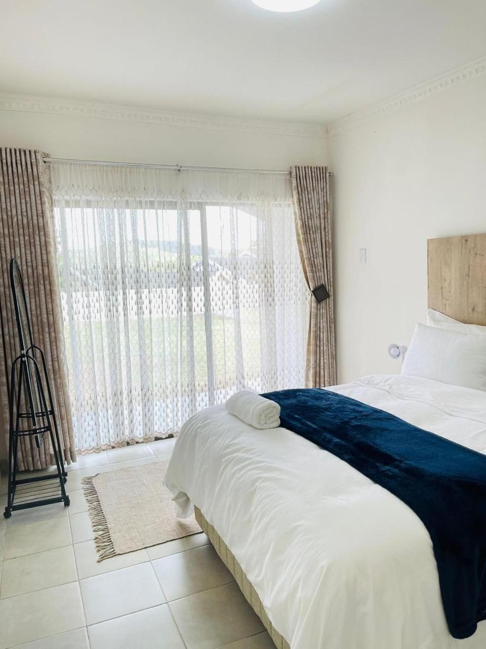 Queen Room with Garden View