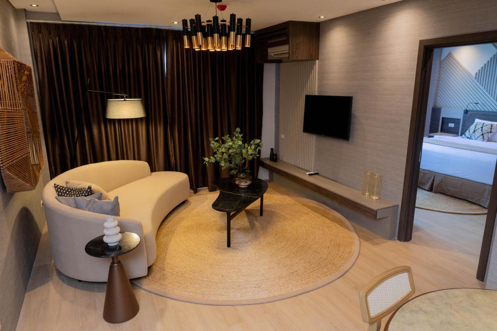 shared lounge/tv area