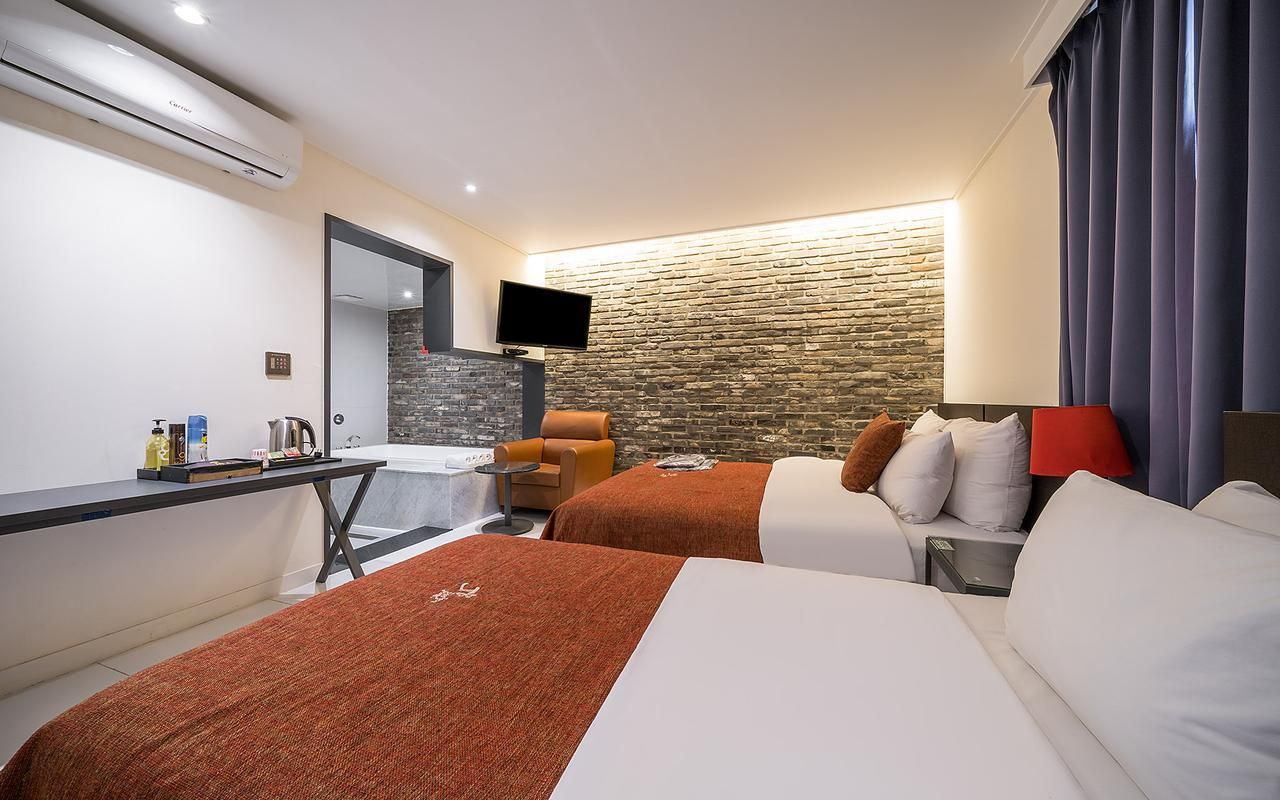 Ulsan JB Design Hotel Couple Room with PC 2