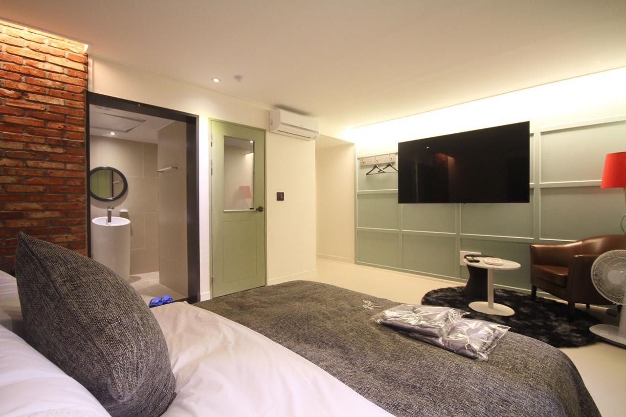 Ulsan JB Design Hotel Deluxe Room 2