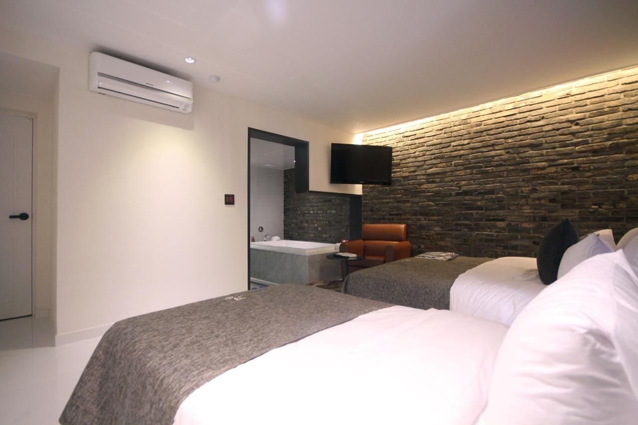 Ulsan JB Design Hotel Deluxe Twin Room 3