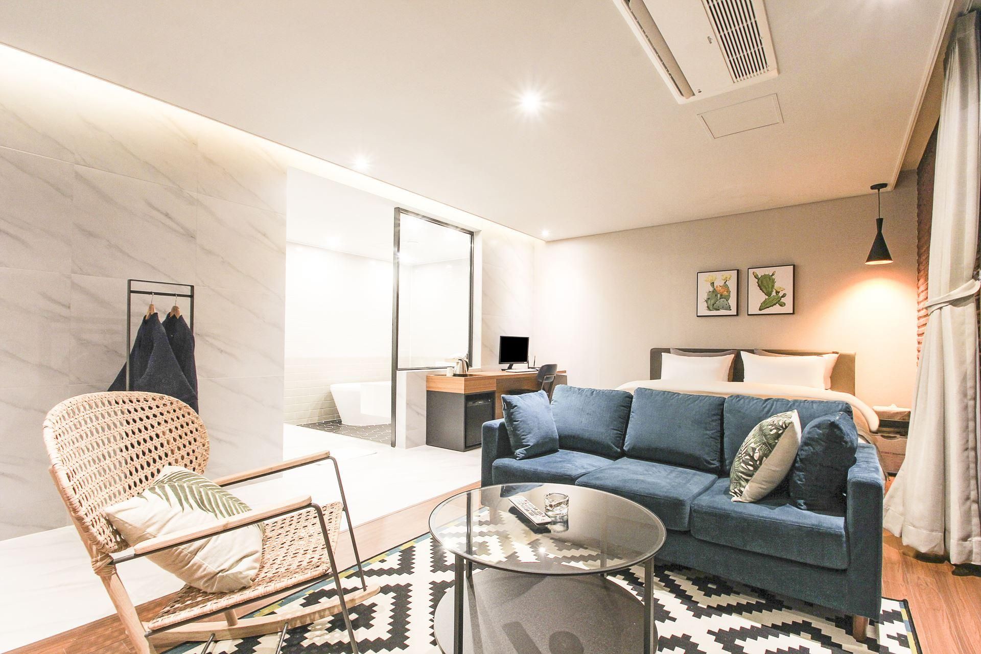 Ulsan Brown Dot Hotel Seongnam Suite - Netflix, Styler Provided] 2