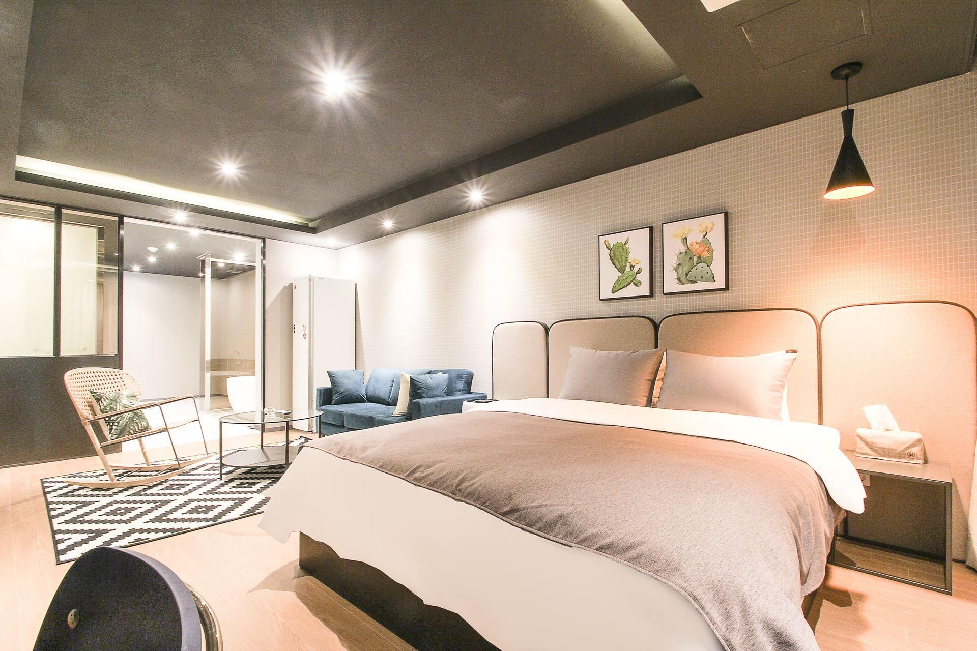 Ulsan Brown Dot Hotel Seongnam VIP - Netflix, Styler Provided