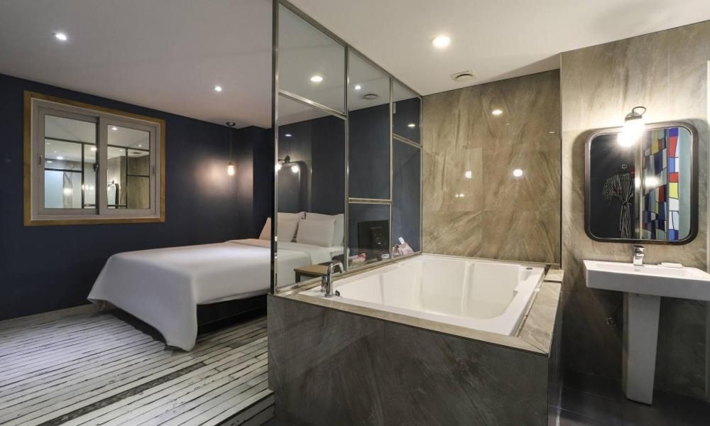 Hotel H2 Superior Double Room 2