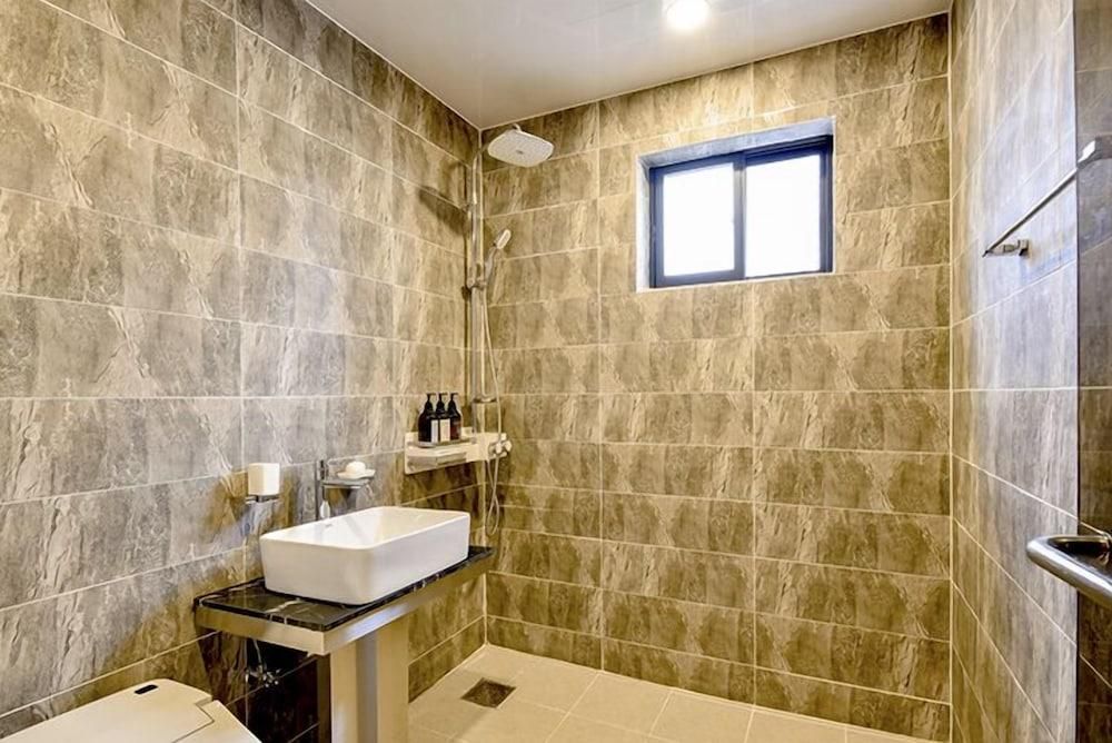 10b81462451878f88a1193961936d1a0