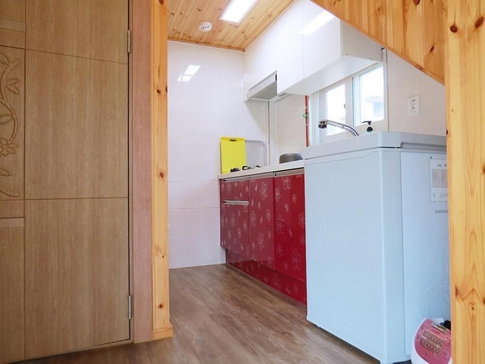 Ulsan Soho Attic Pension Quadruple Room 3