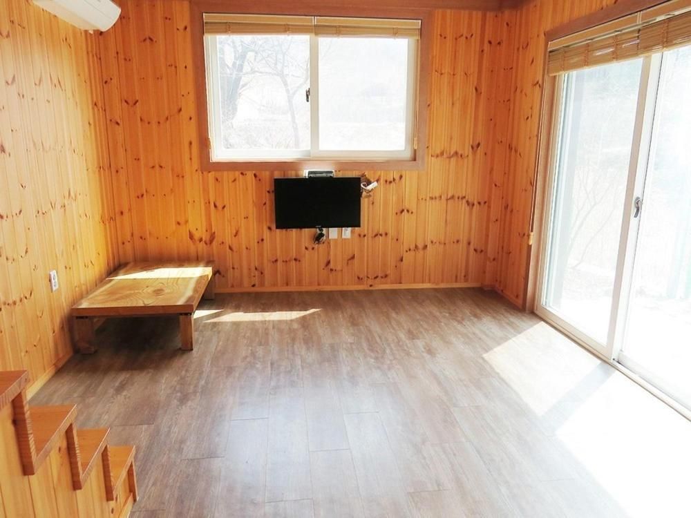 Ulsan Soho Attic Pension Quadruple Room 2