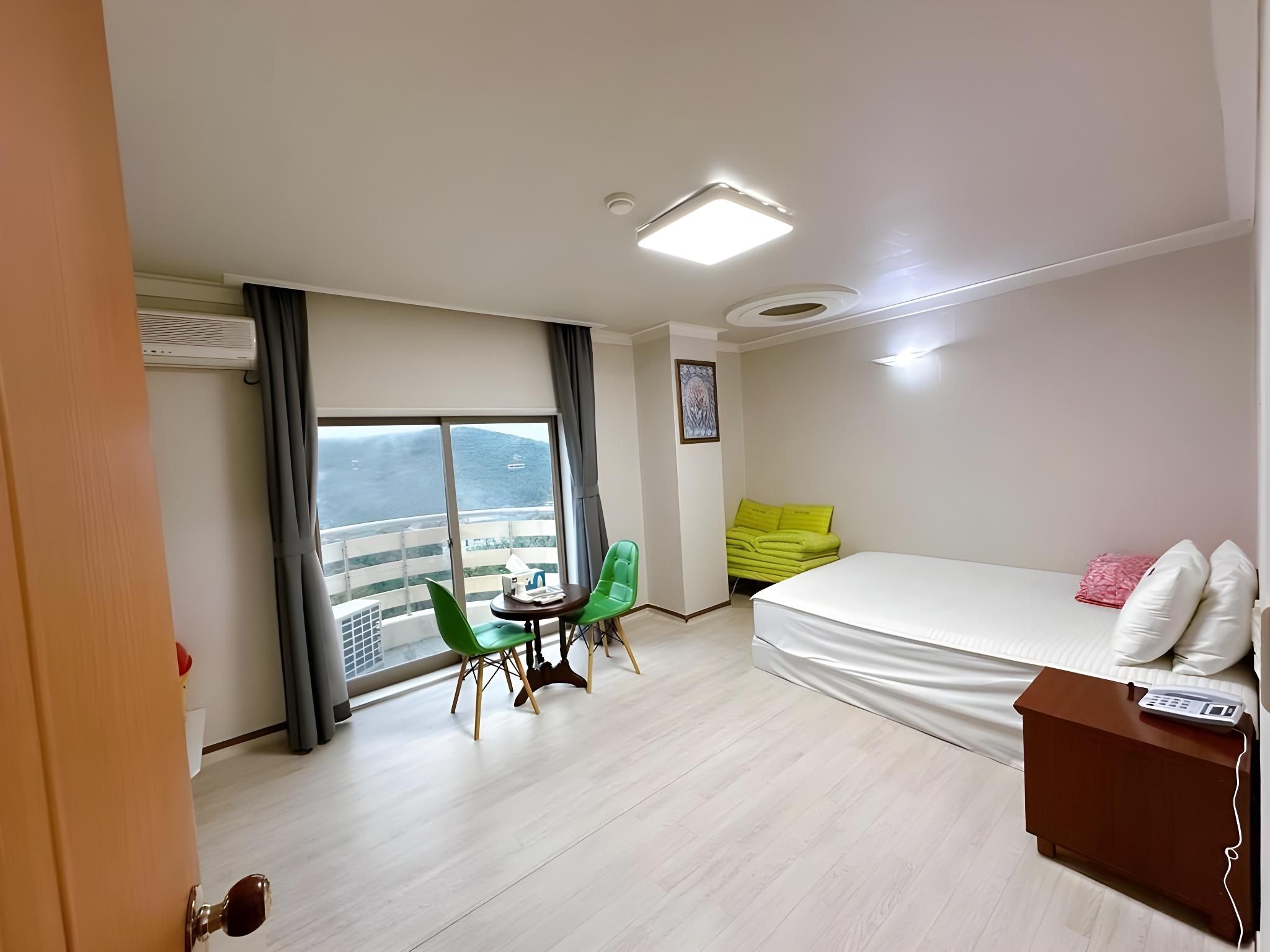 Ulsan Yeongnam Alps Sandia Oncheon Room 607 (family bath) 2