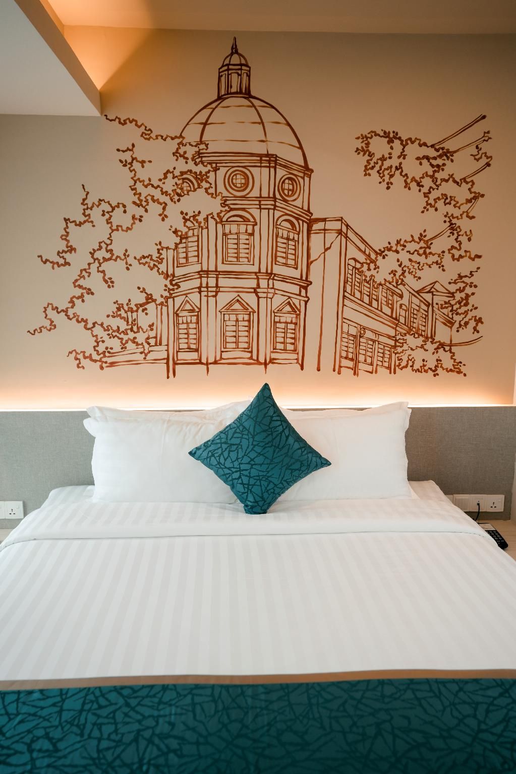 The Rangoon Hotel Deluxe City View King Bed Room 3