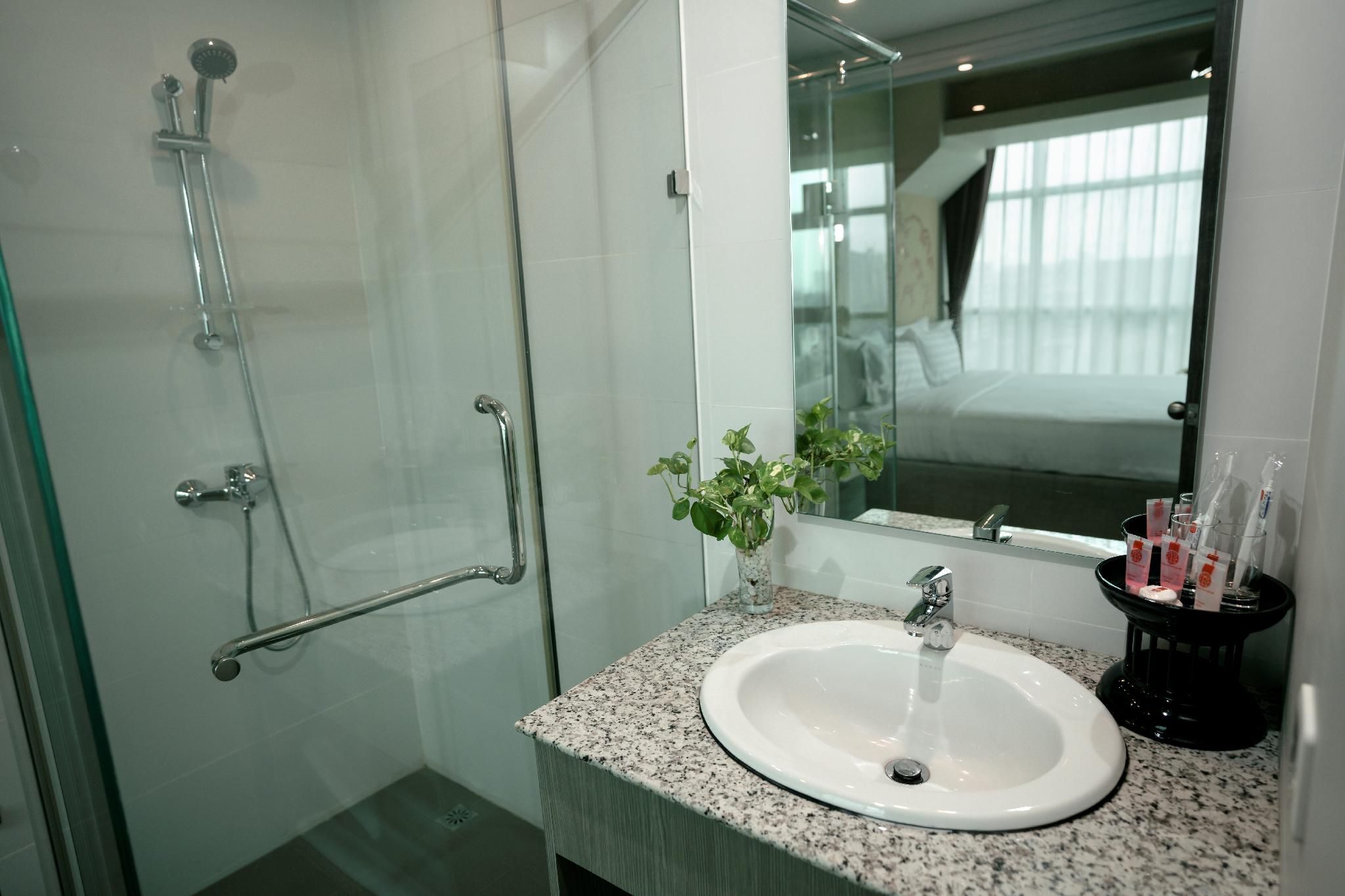 Super Deluxe City View Room