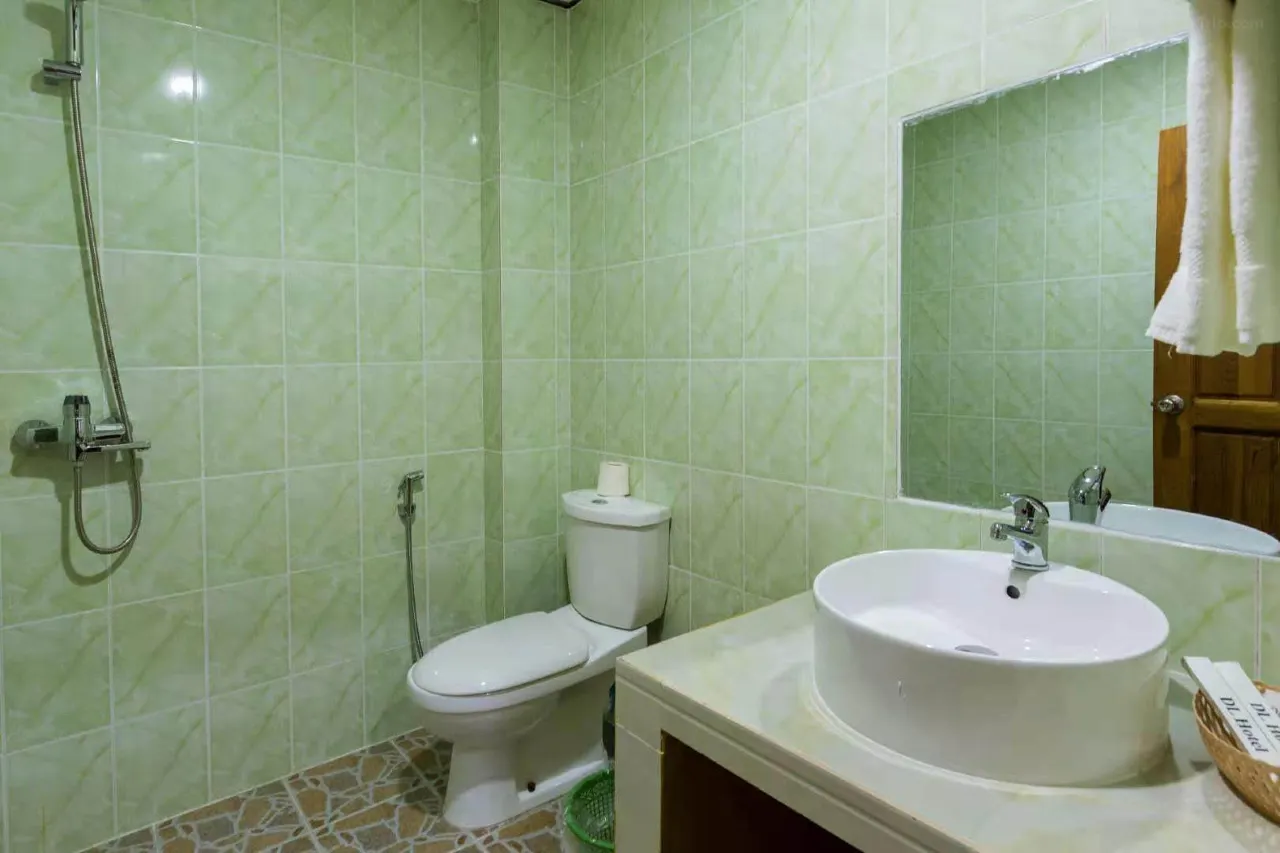 Diamond Lake Hotel KTV&Dancing Bar Deluxe Double Bed Room Only 2