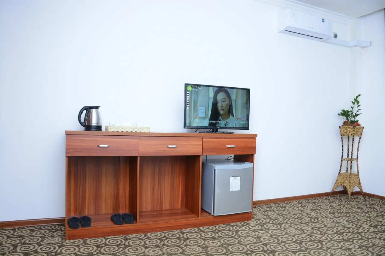 Diamond Lake Hotel KTV&Dancing Bar Deluxe Double Bed Room Only 3