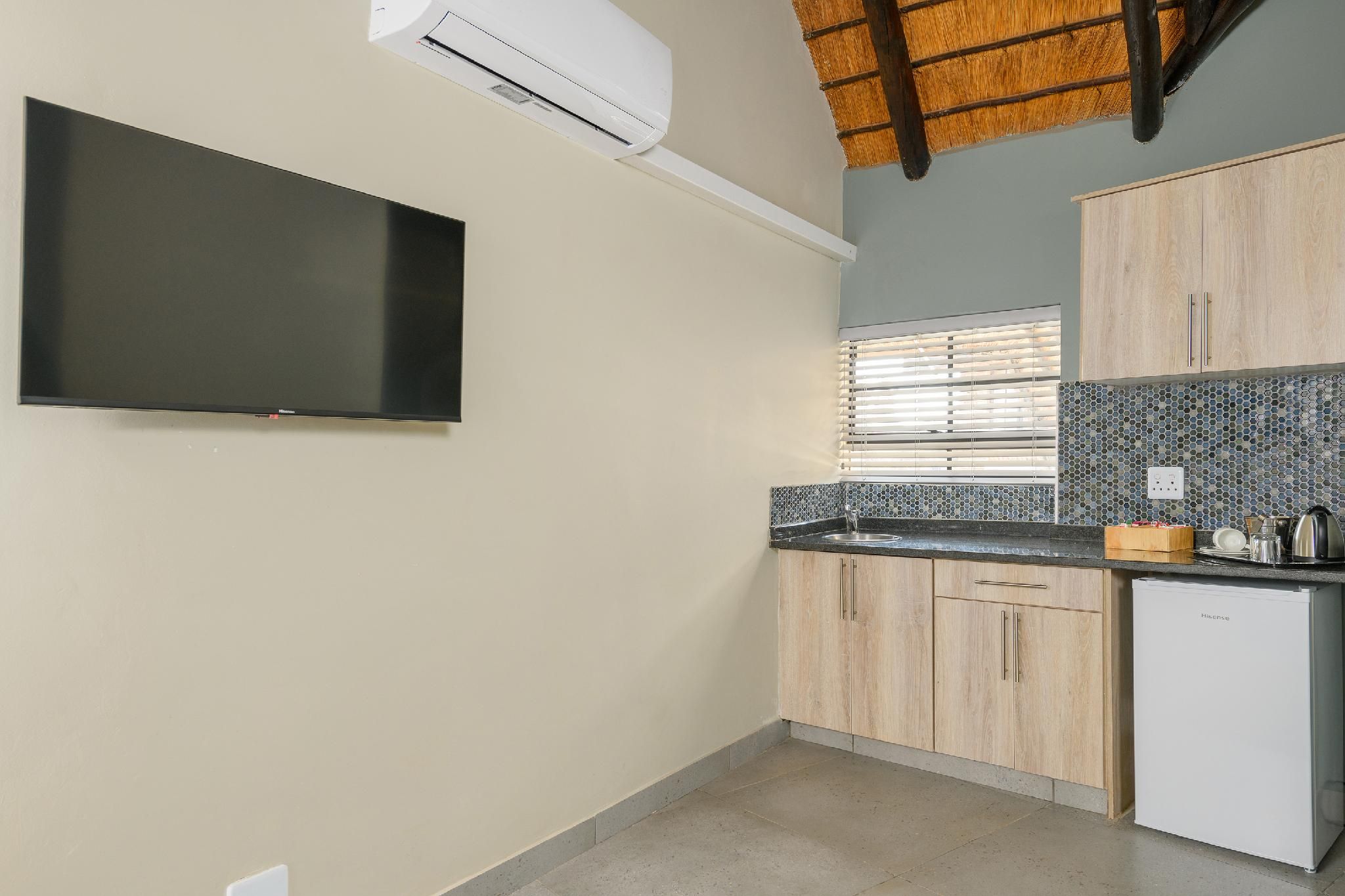 Dikhololo Double Room 3