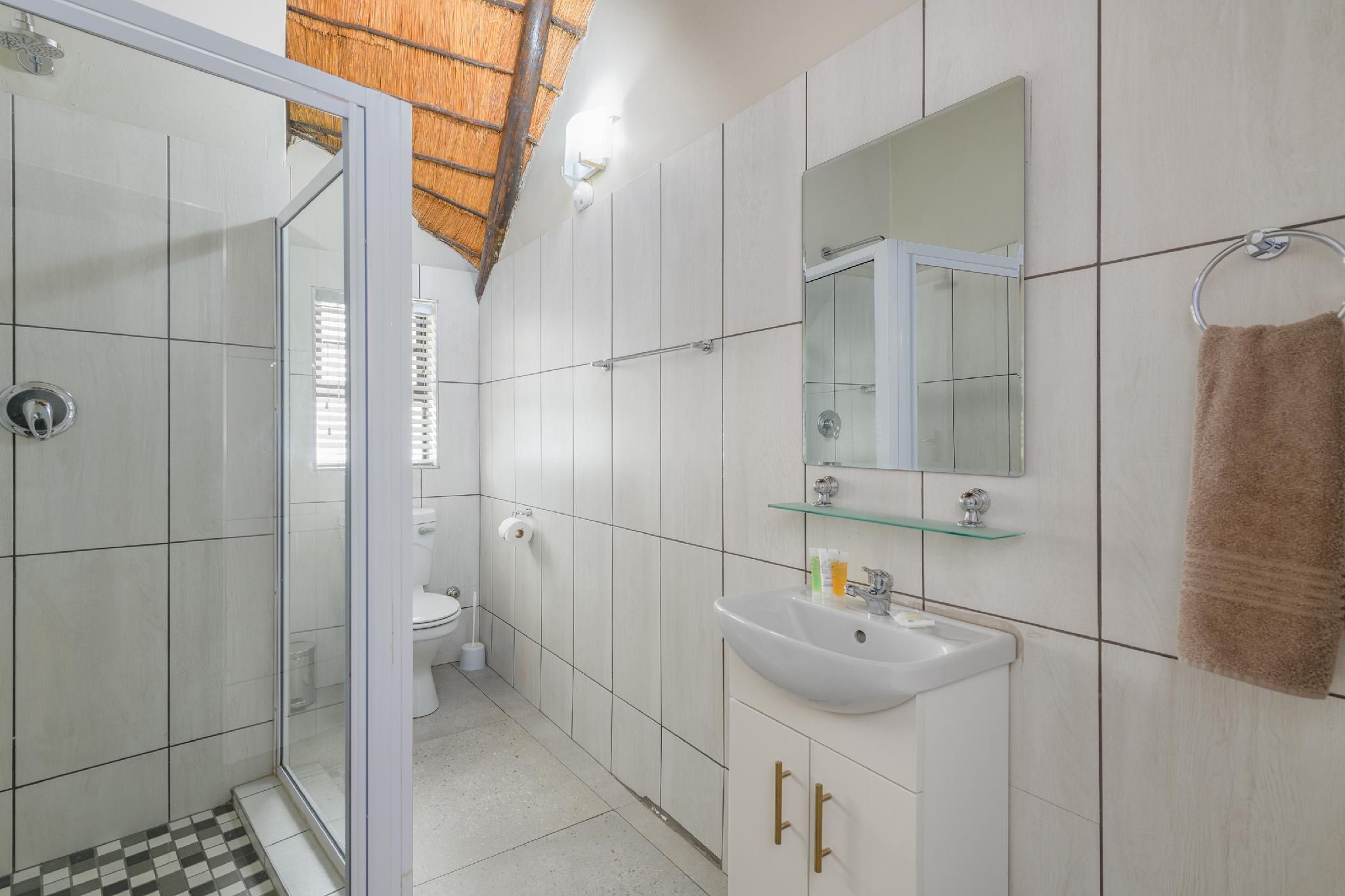 Dikhololo Double Room 2