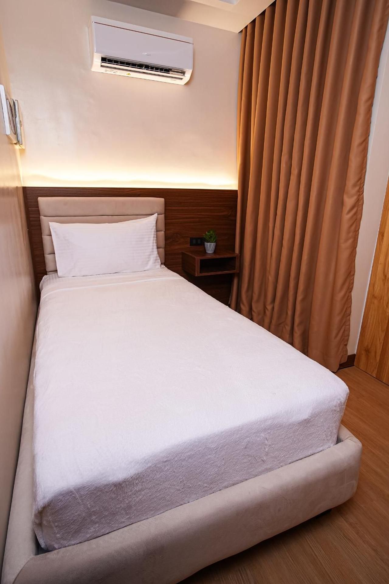 Gonzales Hotel Single Room 2