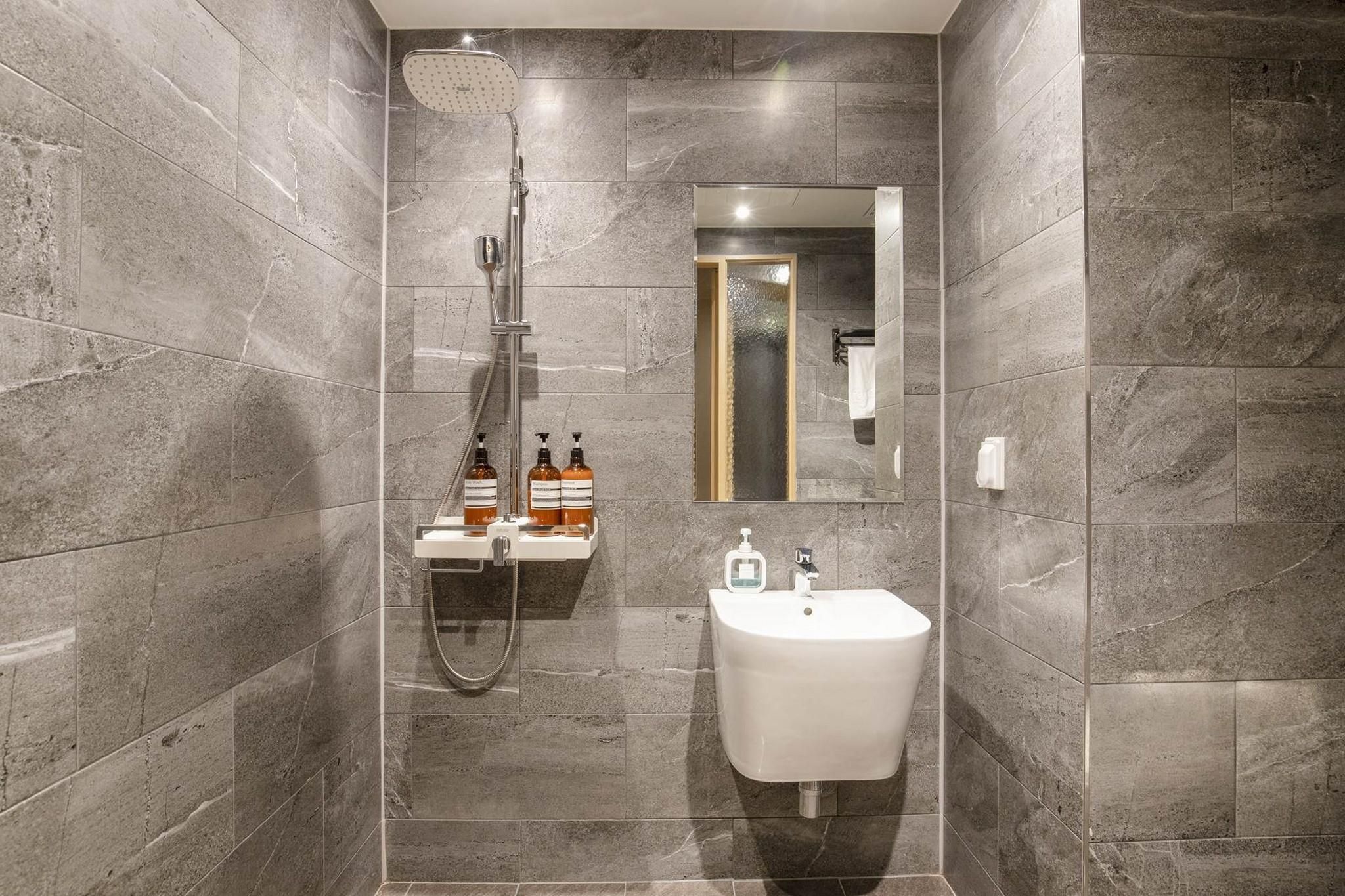 Seoul Station Raum 169 Deluxe Twin Room - No Parking Included 3