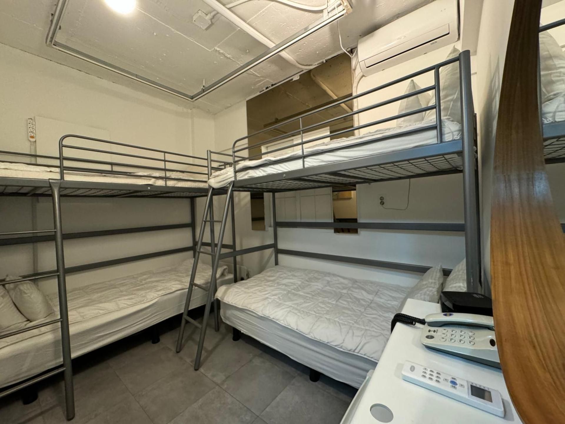 Maison Seongsu Hotel Standard Quadruple Private Bathroom 3